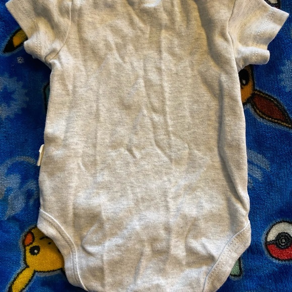 Gray Bodysuit with Veggie Design and Short Sleeves - Picture 6 of 6